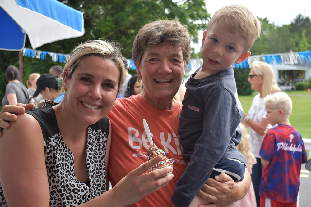 School bus driver treats preschoolers to ice cream social at Little’s Dairy Bar