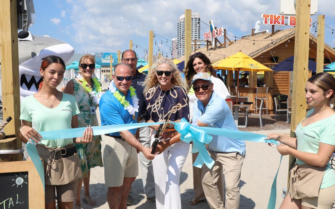 LandShark Bar & Grill celebrates major beach expansion