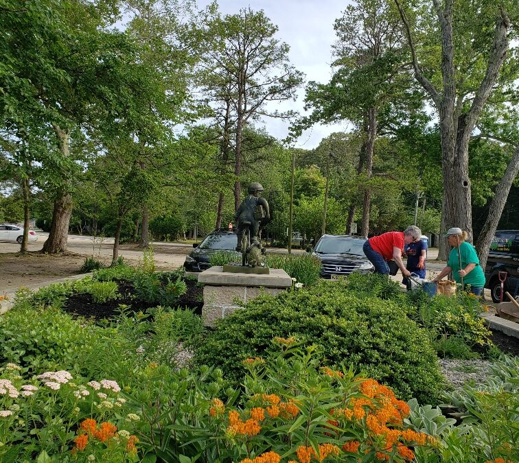 Sweet Scents Garden Club of Northfield prepares for fall activities at Birch Grove Park
