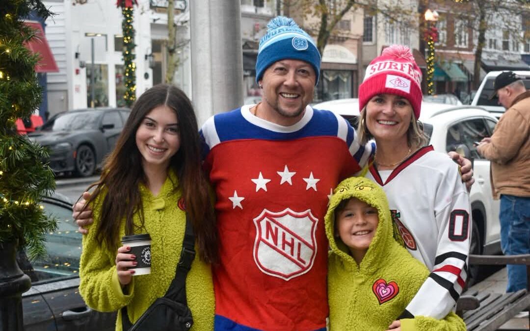Pajama-clad shoppers flock to Earlier than the Bird