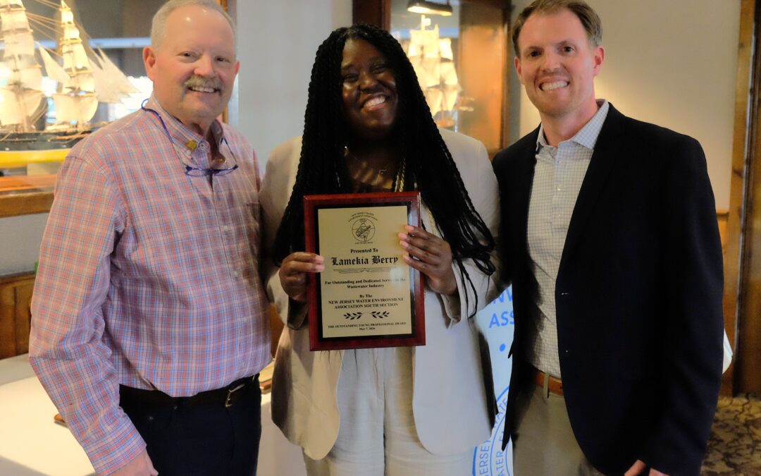 ACUA lab analyst Lamekia Berry receives outstanding Young Professional Award
