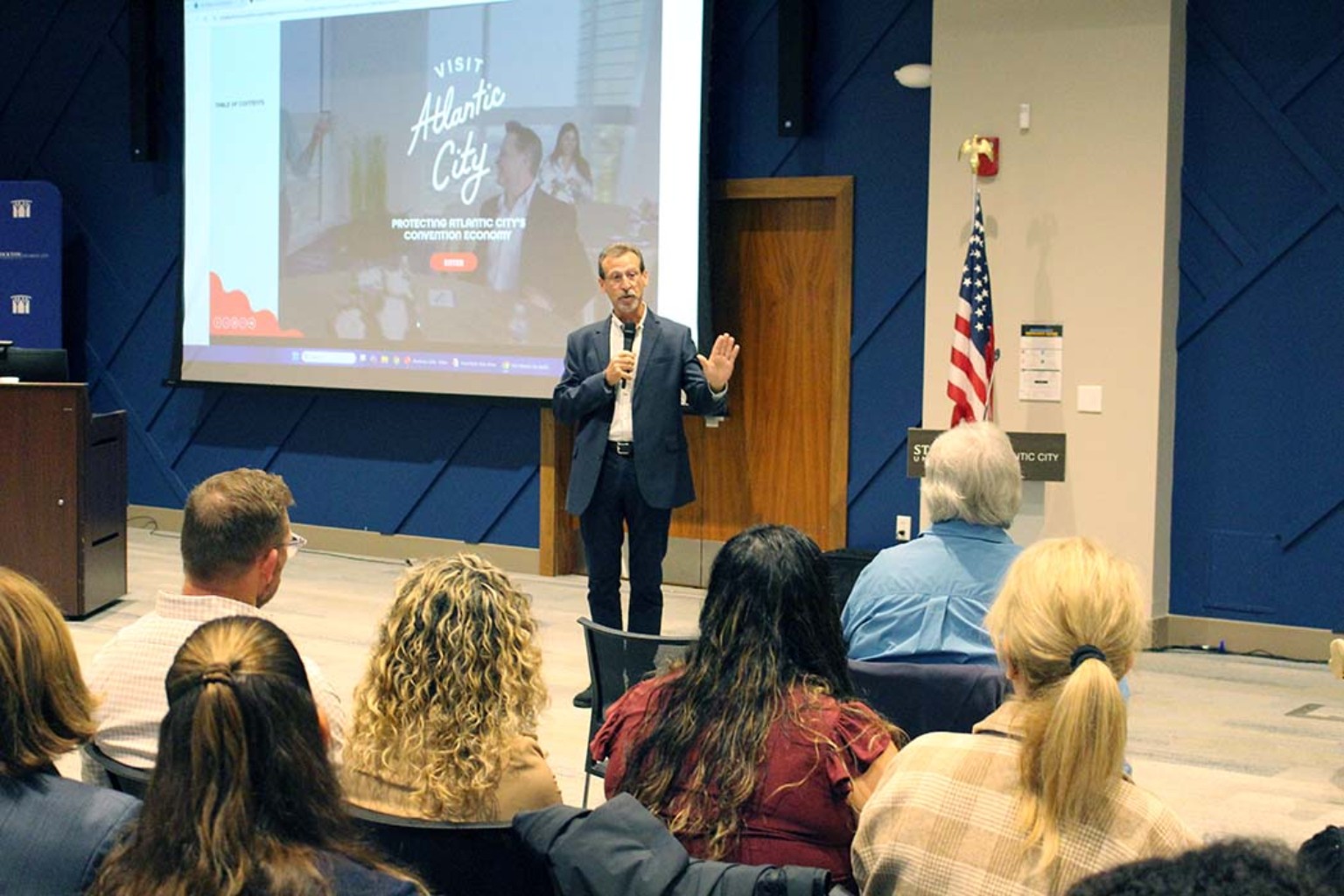 Gary Musich speaks to the Jersey Shoreview audience